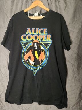 Blank NYC Black Alice Cooper Graphic Tee with Orange, Blue and Yellow Print